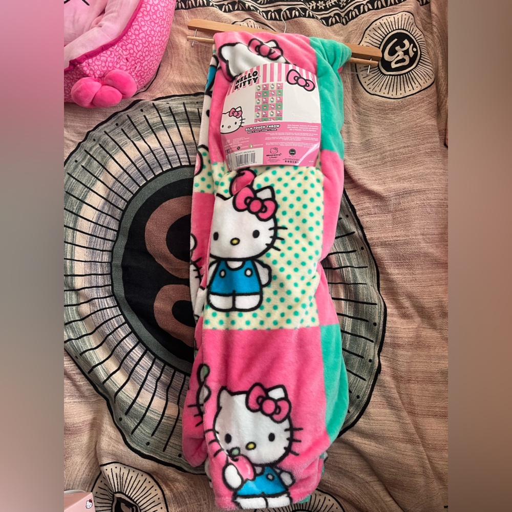 Hello Kitty Pink Apples Silk Touch Blanket Throw NWT NEW